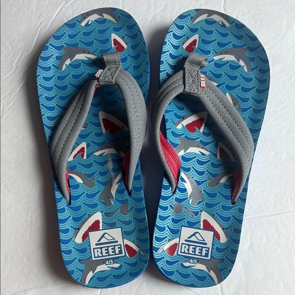 Reef Blue and Gray Sandals with shark print, size 4/5